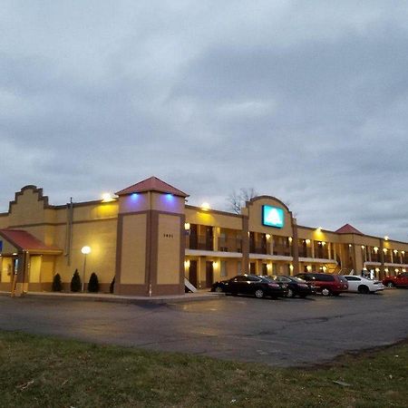 Indy Southwestern Inn-South インディアナポリス エクステリア 写真