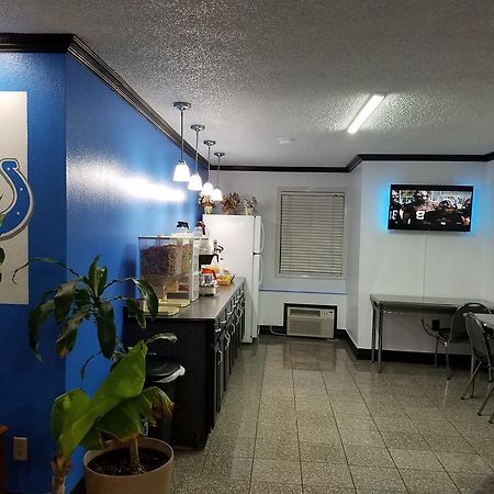 Indy Southwestern Inn-South インディアナポリス エクステリア 写真
