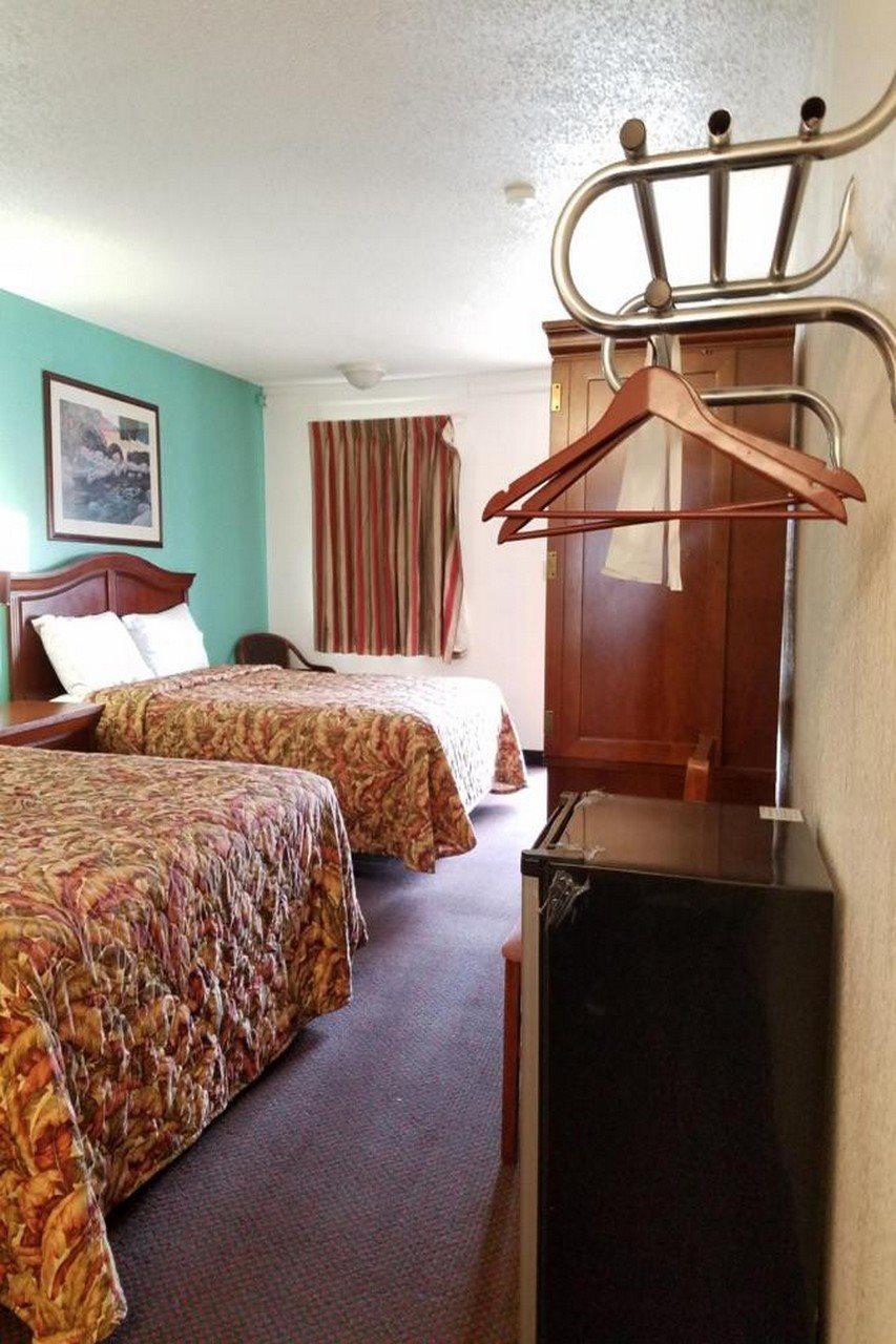 Indy Southwestern Inn-South インディアナポリス エクステリア 写真