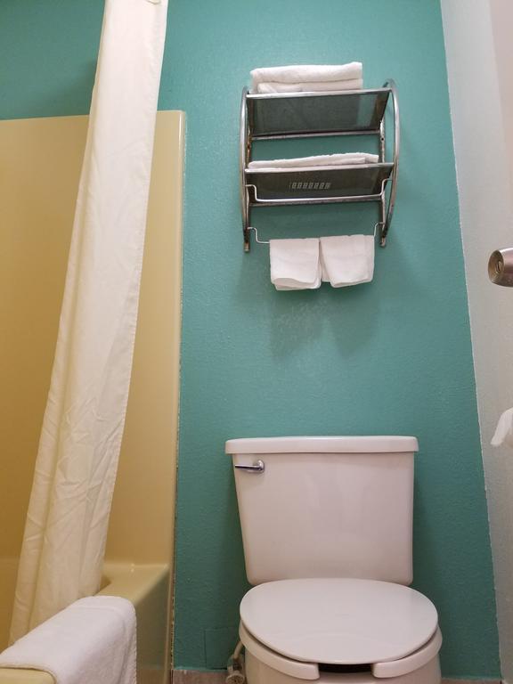 Indy Southwestern Inn-South インディアナポリス エクステリア 写真