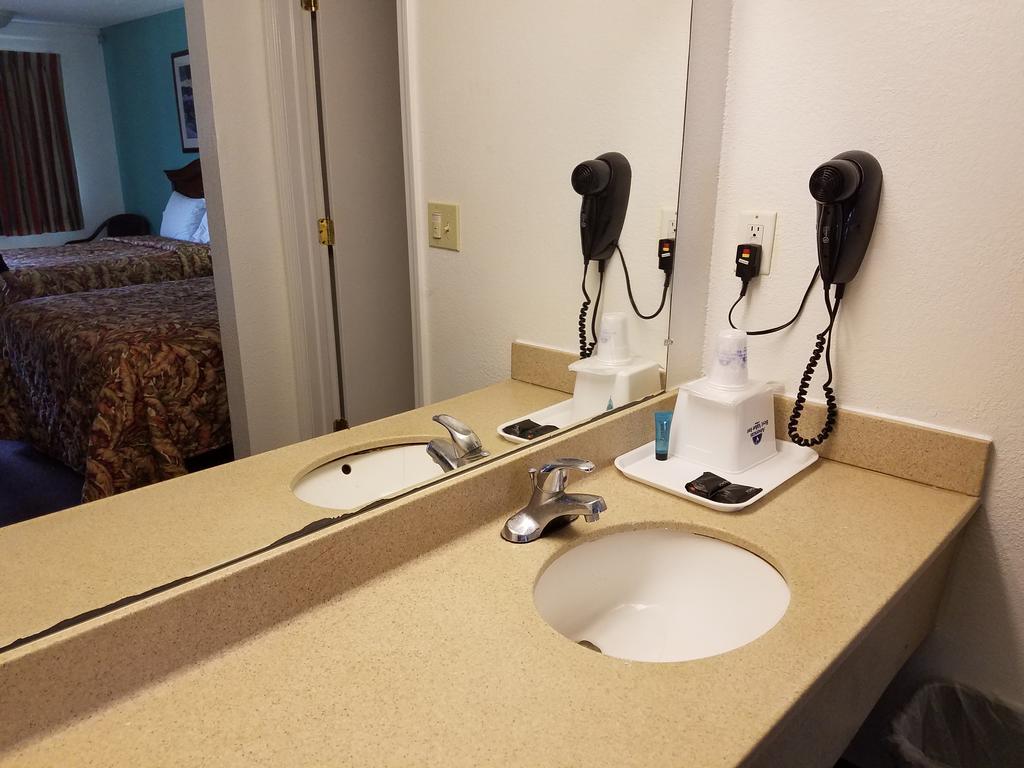 Indy Southwestern Inn-South インディアナポリス エクステリア 写真