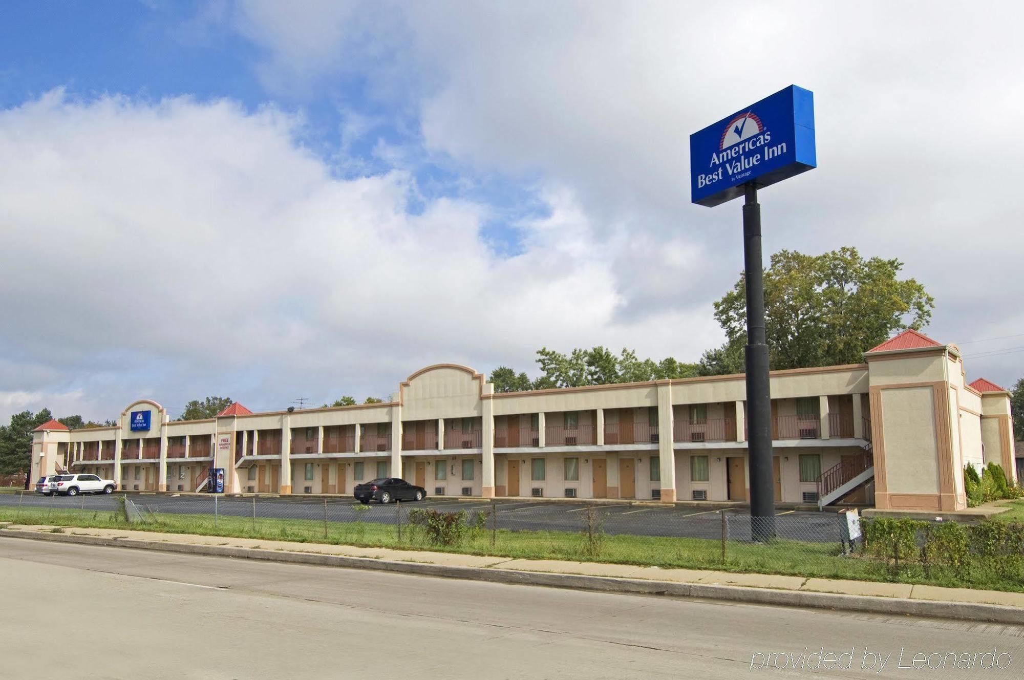 Indy Southwestern Inn-South インディアナポリス エクステリア 写真