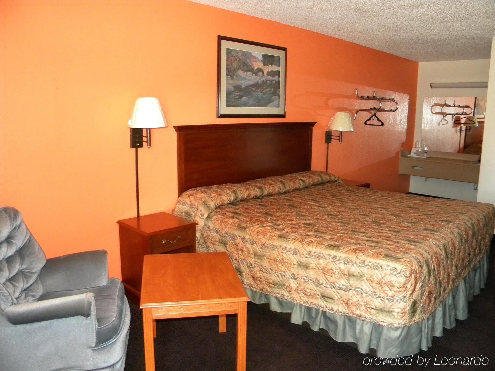 Indy Southwestern Inn-South インディアナポリス エクステリア 写真