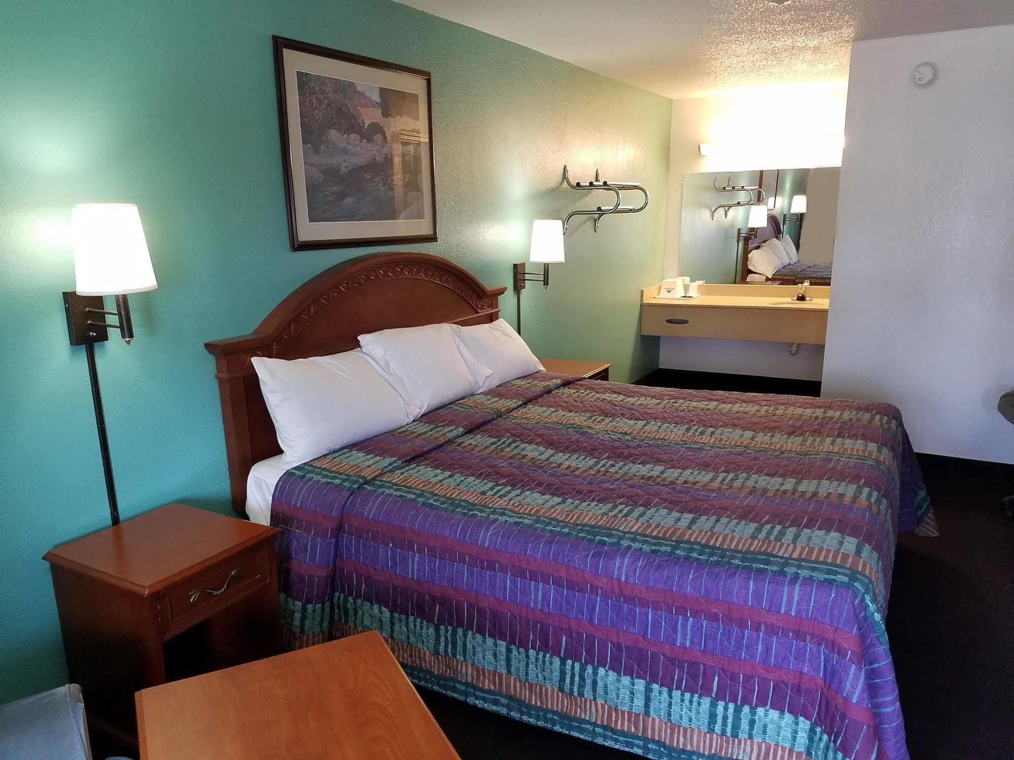 Indy Southwestern Inn-South インディアナポリス エクステリア 写真