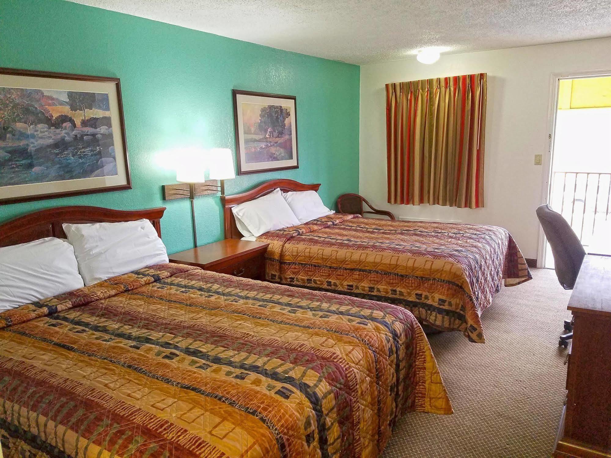 Indy Southwestern Inn-South インディアナポリス エクステリア 写真