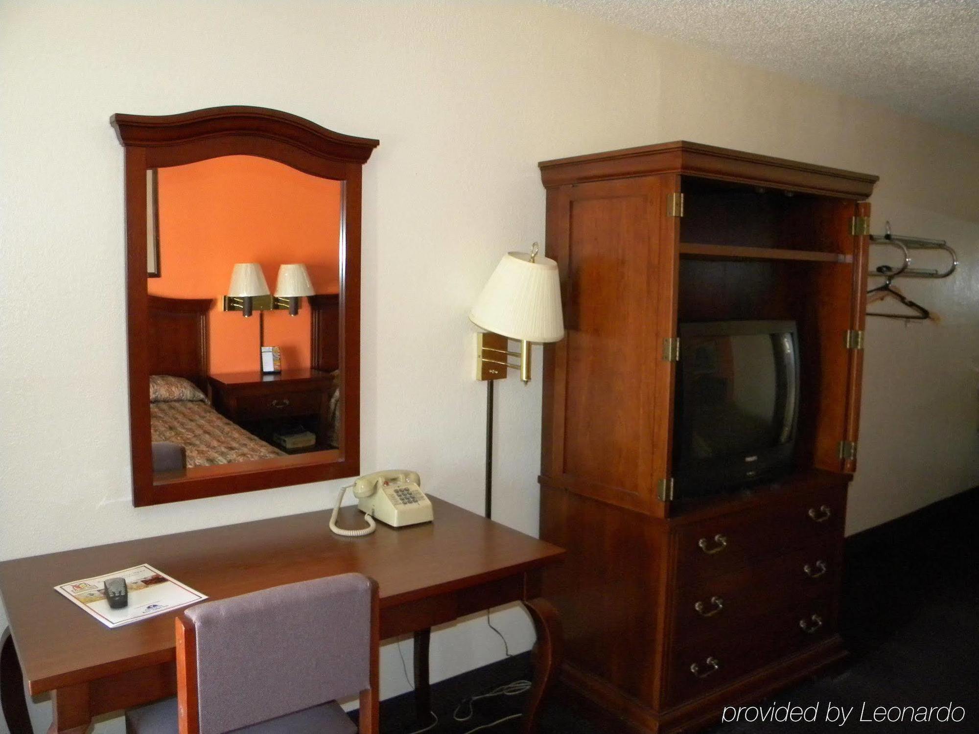 Indy Southwestern Inn-South インディアナポリス 部屋 写真