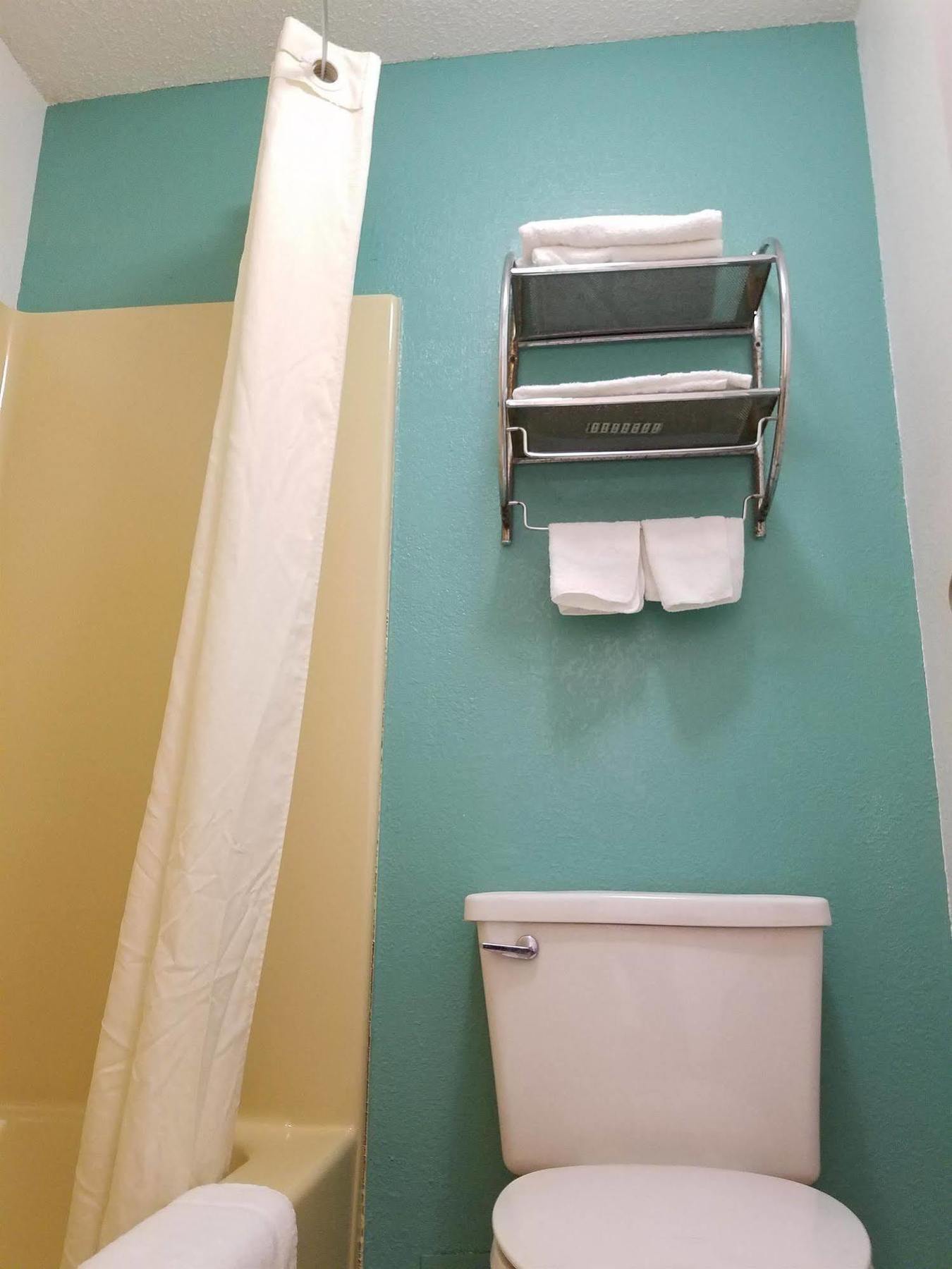 Indy Southwestern Inn-South インディアナポリス エクステリア 写真