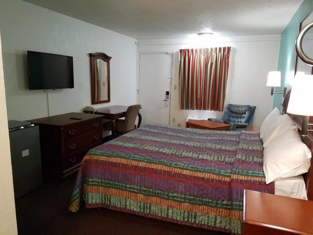 Indy Southwestern Inn-South インディアナポリス エクステリア 写真