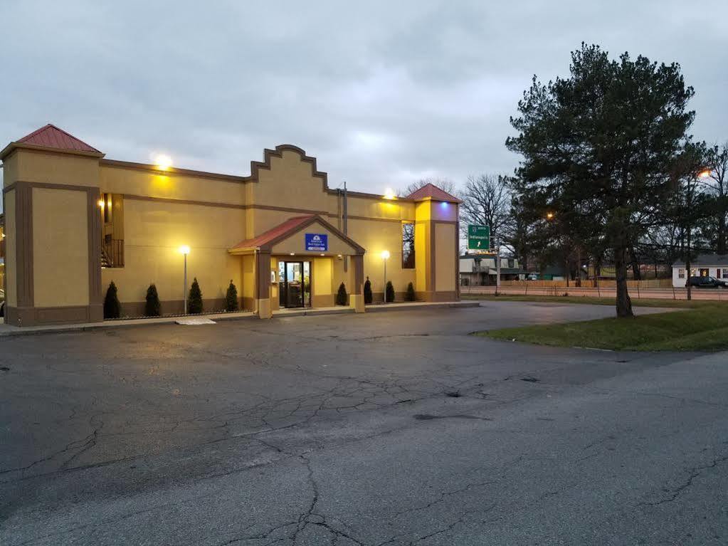 Indy Southwestern Inn-South インディアナポリス エクステリア 写真
